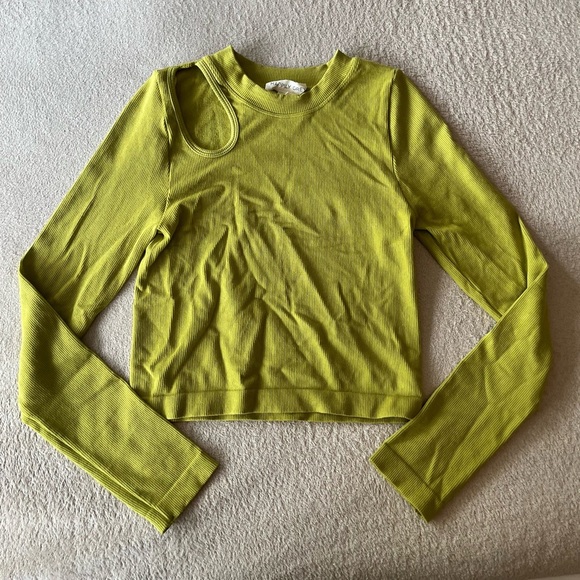 NWOT Happily Grey Lime Green Asymmetrical Cutout Long Sleeve Top Size M/L - Picture 3 of 9
